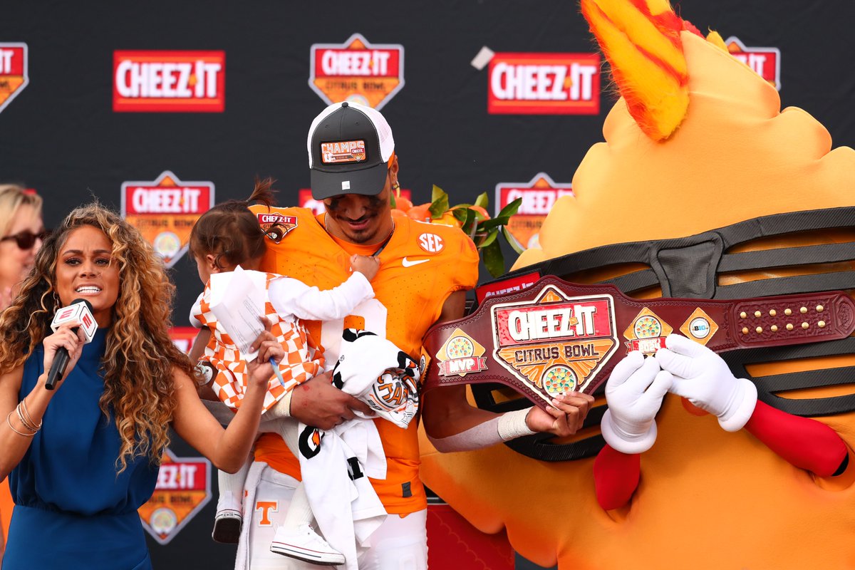 Vol_Football's tweet photo. M-V-CHEEZ!

@nico_iamaleava8 https://t.co/GannheVVLu