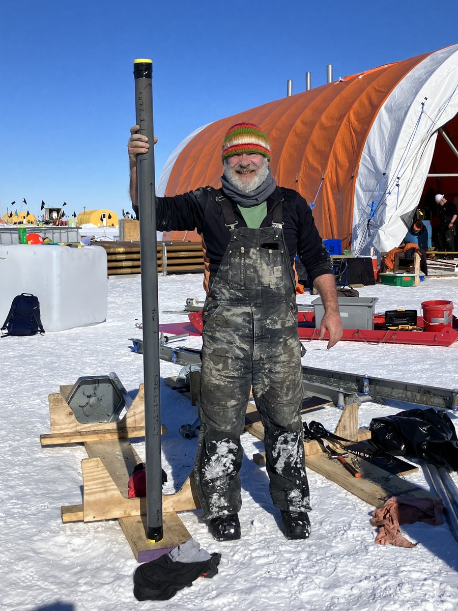 SWAIS2C's tweet image. We did recover 7.6 m of ocean floor sediment using gravity and hammer coring. Hidden in this number is the longest sediment core recovered at the Siple Coast. Check out the 1.92 m hammer core with our drilling science coordinator Gavin Dunbar for scale! 2/3