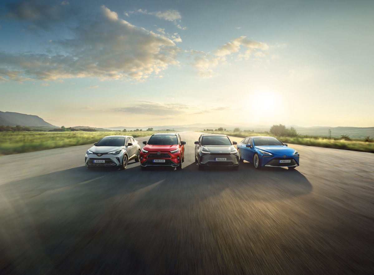 Las #ventasdecoches en España suben un 17,20 % en 2023, llegando a 961000 unidades. #Toyota vuelve a liderar el mercado sin problemas.

Resumen completo y ranking por marcas: puntokilometrico.com/2024/01/ventas…

#matriculaciones #año2023 #spain #ventascoches