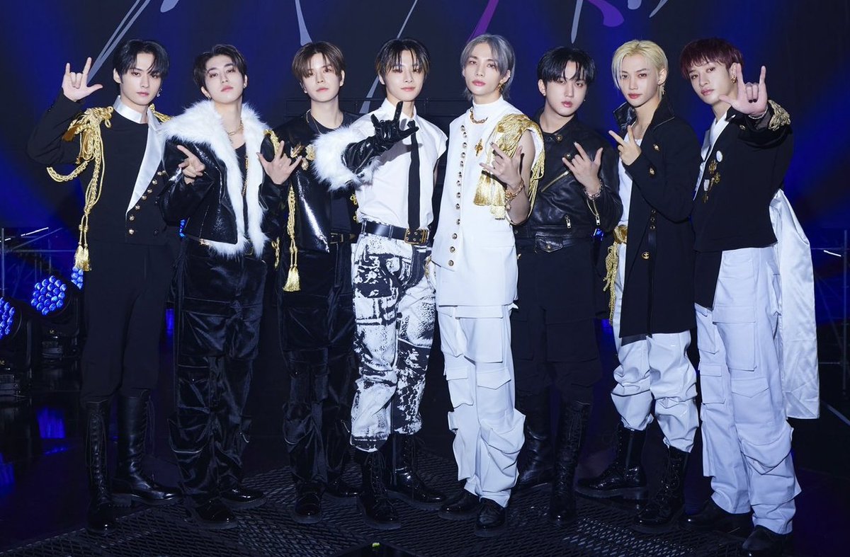 skz_streams's tweet photo. .@Stray_Kids streams on Spotify per year 

2018: 71,084,831
2019: 300,119,382 (+229,034,551)
2020: 642,373,503 (+342,254,121)
2021: 1,025,137,578 (+382,764,075)
2022: 1,717,890,467 (+692,752,889)
2023: 2,720,906,264 (+1,003,015,797) https://t.co/4G9rl4Ppr0