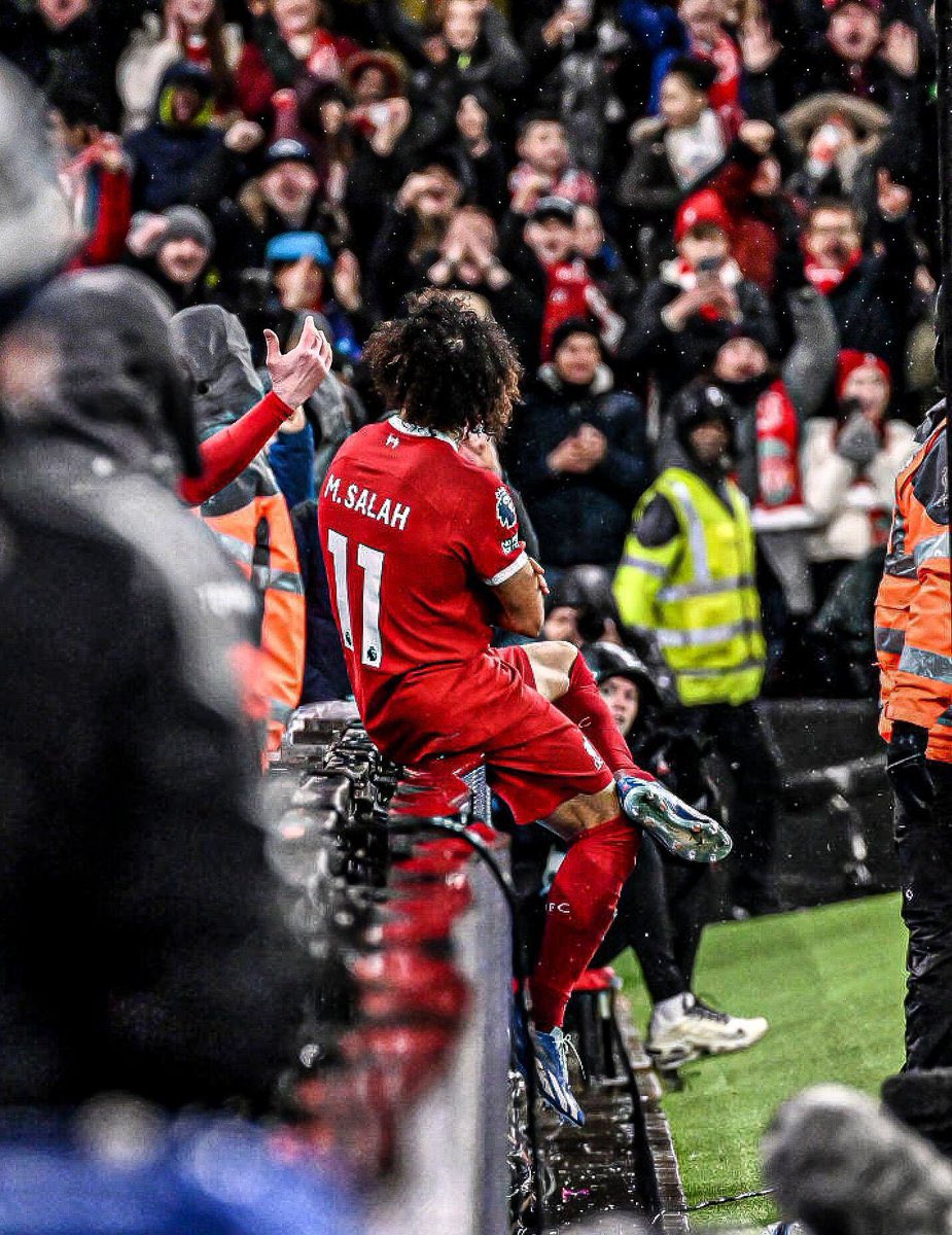 Scipionista's tweet photo. Co-meilleur buteur de PL
Co-meilleur passeur de PL
Leader de PL

Belle journée au boulot pour Mo Salah avant de rejoindre l’Égypte, afin d’aller enfin chercher la CAN qui lui manque au palmarès. Et on n’insistera jamais assez sur sa qualité de passe : elle est tellement brutale. https://t.co/9qdMXfK3Sx