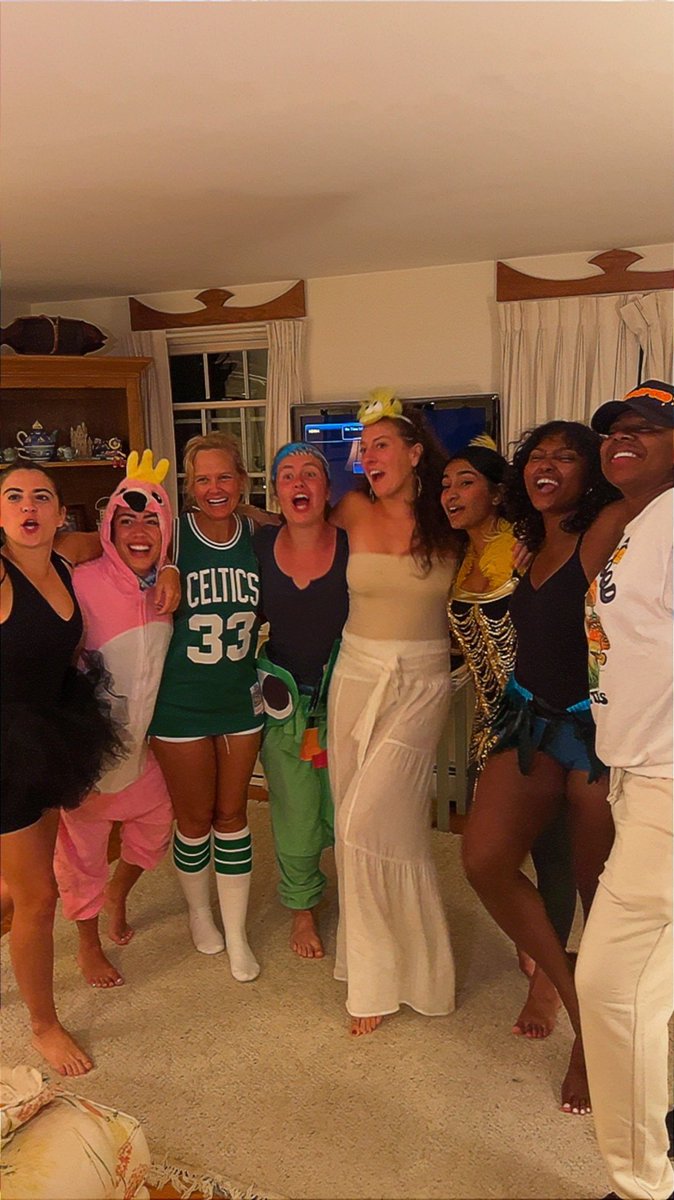 auntbeezy_'s tweet image. “Survivor 45 is for the Birds” 🦉 #Survivor #survivor45 #lulu