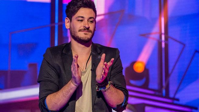 elenamerinnnnnn's tweet photo. encuentra las 0 diferencias #OtGala5 https://t.co/RbO8T522da
