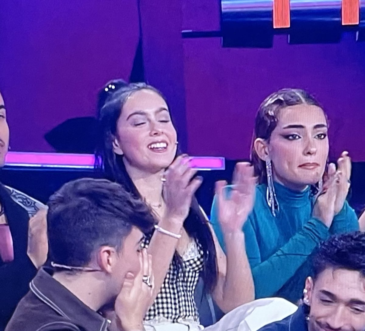 nitchbech's tweet photo. Kiki cuando han expulsado a Salma 😁
Kiki mira a violeta 😊
Kiki después de ver la reacción de violeta 🫢😔 #OTGala5 https://t.co/Jl9U6SCkGp