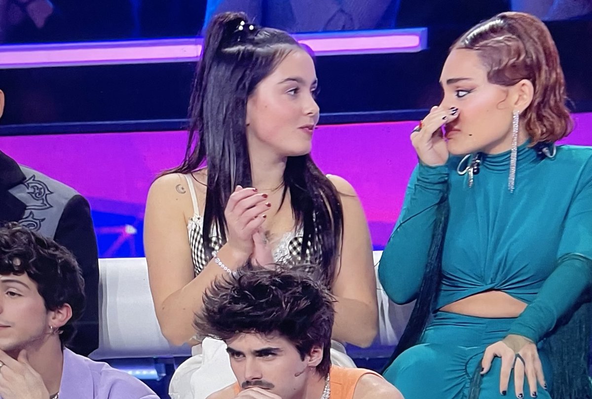 nitchbech's tweet photo. Kiki cuando han expulsado a Salma 😁
Kiki mira a violeta 😊
Kiki después de ver la reacción de violeta 🫢😔 #OTGala5 https://t.co/Jl9U6SCkGp