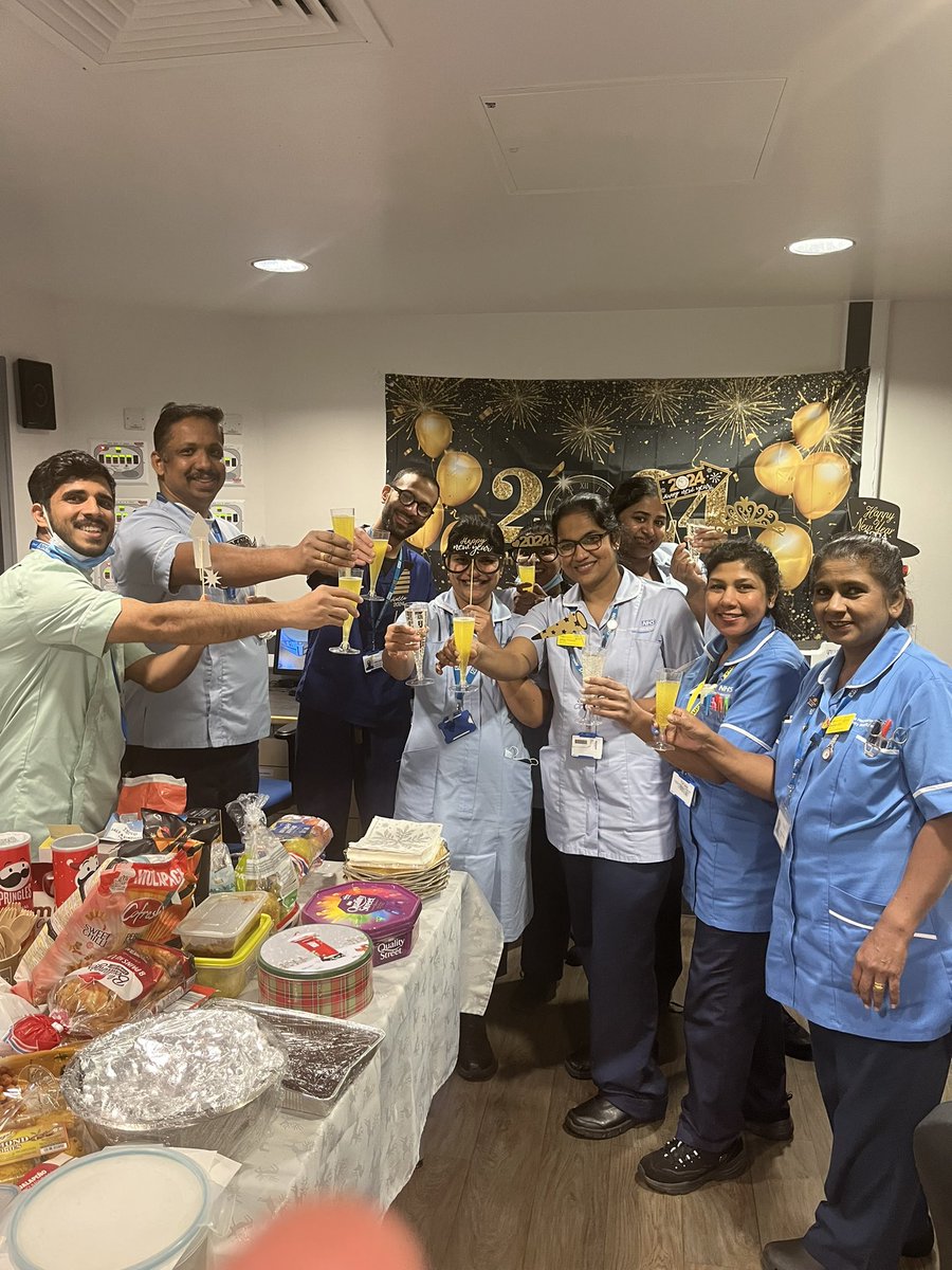 CSScritcare's tweet photo. Team CritCare @ ORC would like to wish everyone a very happy &amp; healthy 2024 ♥️ @MFT_CSS @MFT_MRI https://t.co/vprm4iCRNI