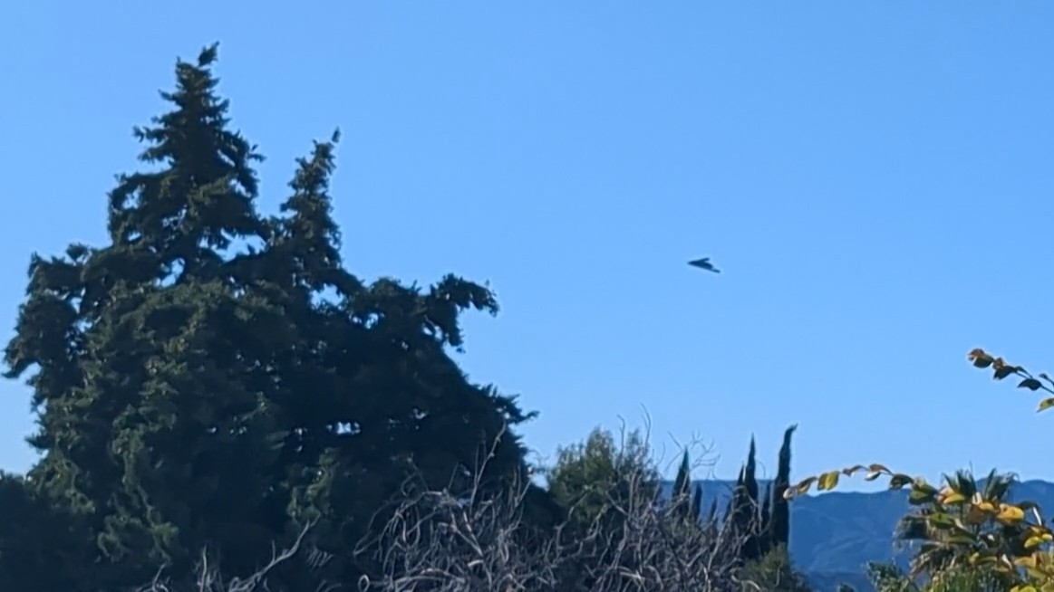 My #RoseBowl tradition? Watch the #stealthbomber fly by on its way to the stadium. Trees are too tall to see from the window this time so I got on the roof. #HappyNewYear