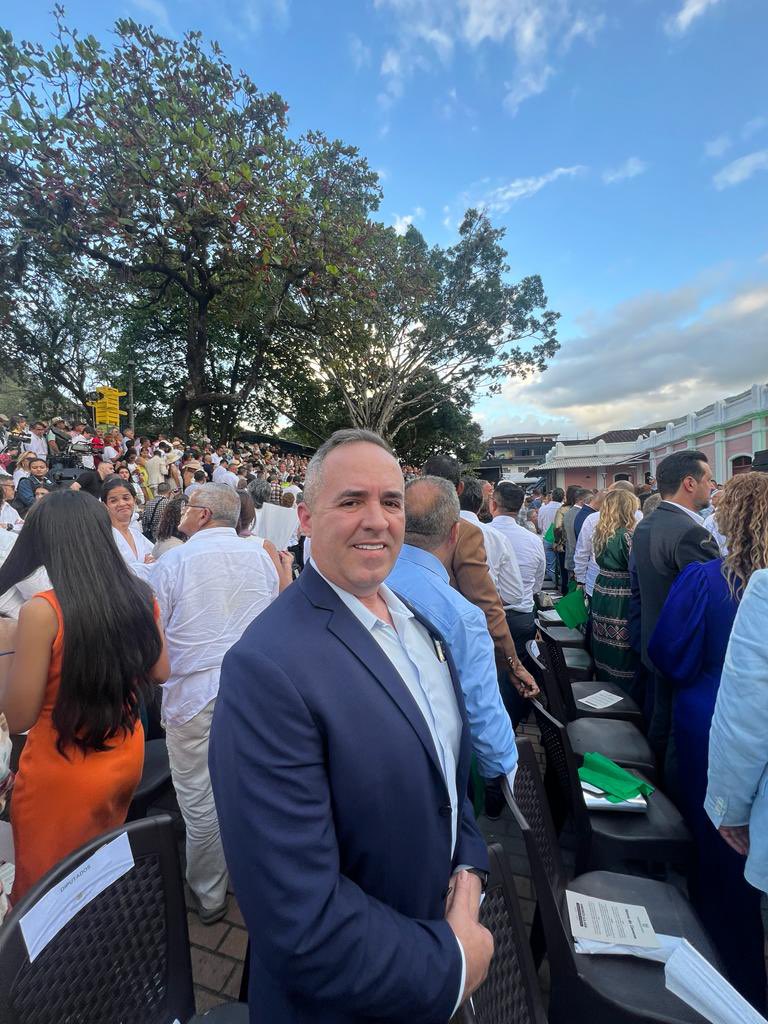 JCPalacioF's tweet photo. Acompañando al gobernador Andrés Julián en su posesión en el municipio de Cisneros, desearle solo bendiciones y éxitos para bienestar de la población antioqueña. https://t.co/AIKQTvIK2M