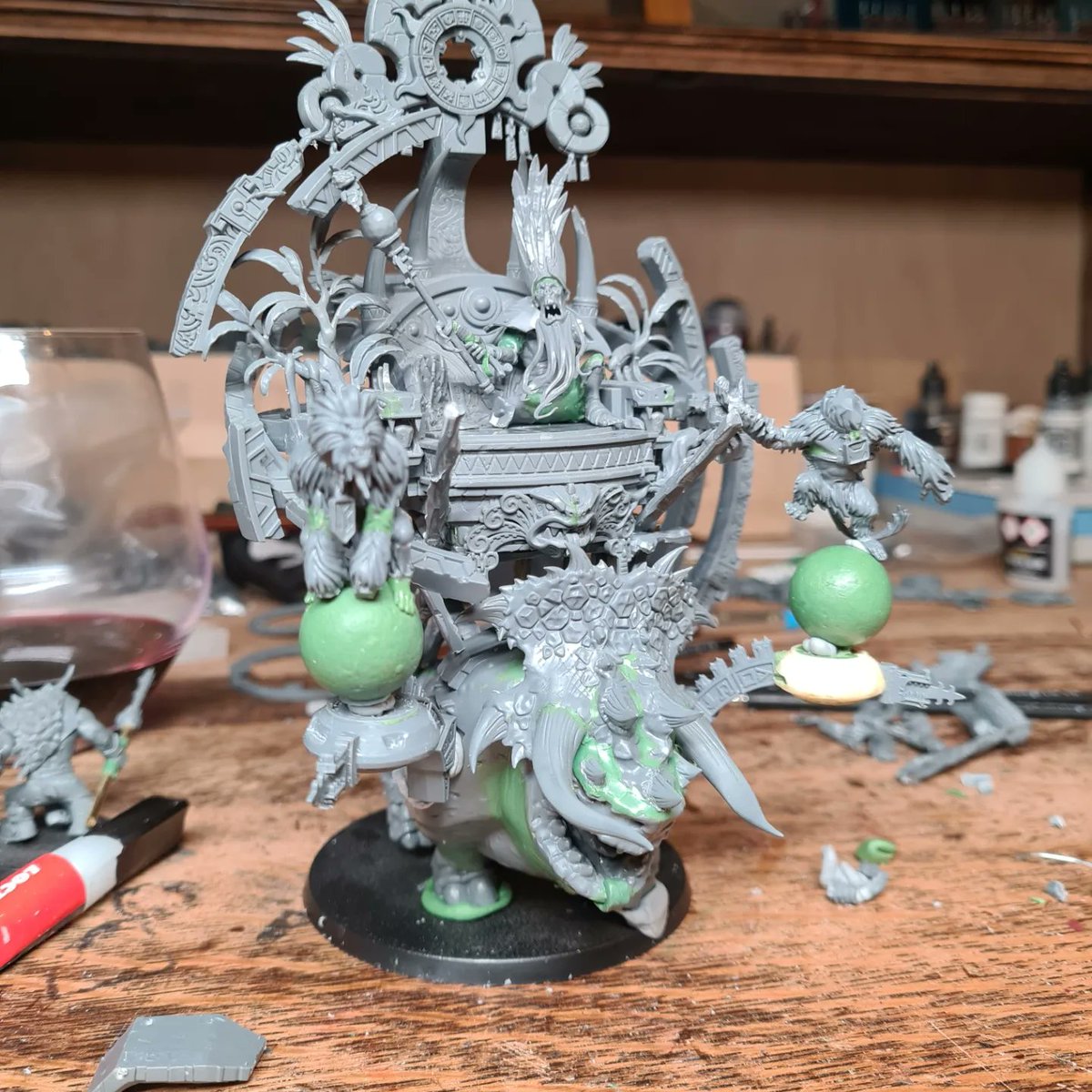 Ozgit Da Great 'n' Powerful will see you now, although upset him and you may have to deal with some very angry monkeys with big balls. #newyearsamearmy #WarhammerCommunity #snagaphon #ageofsigmar