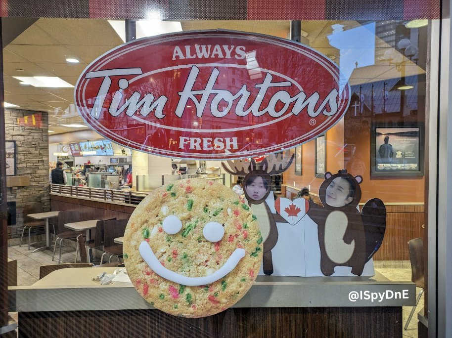 ispydne's tweet photo. Meet our new friend, Tim!
우리 새로운 친구 팀 만나요!

📍 Tim Hortons
📍 팀 호튼스 https://t.co/8QhA6oHsPk