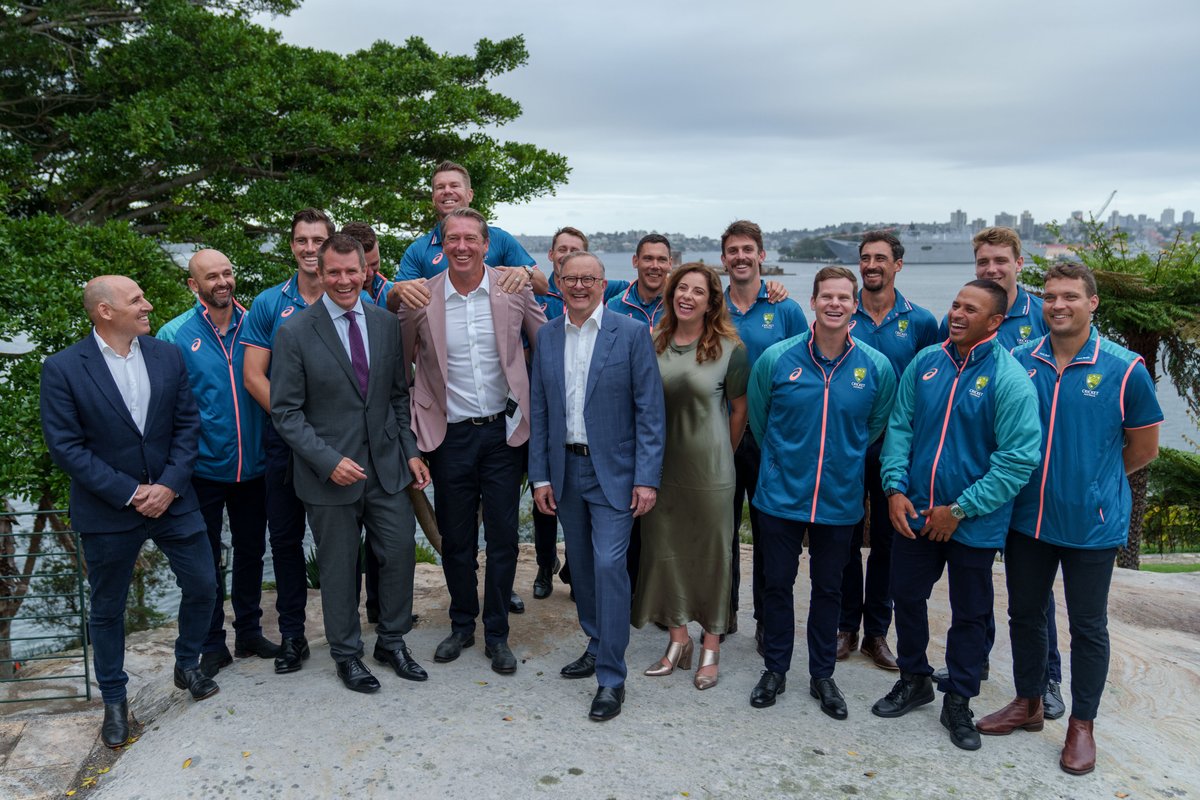 CricketAus's tweet photo. Always a special evening at the annual New Year’s Day Reception co-hosted by PM @albomp and Ms Jodie Haydon at Kirribilli House, ahead of tomorrow's Pink Test at the @scg! https://t.co/I9t2OSkDWE