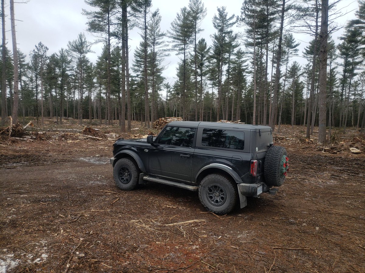 2022wildtrak's tweet photo. On our last run of 2023 out exploring backroads we found a logging road. After getting told it was all clear we checked out the new network of trails. Will be back in the spring 
#Bronco 
#Ontario 
#highlandadventuresON 
#sasquatch 
#Builtwild https://t.co/CN0eKwMkwm