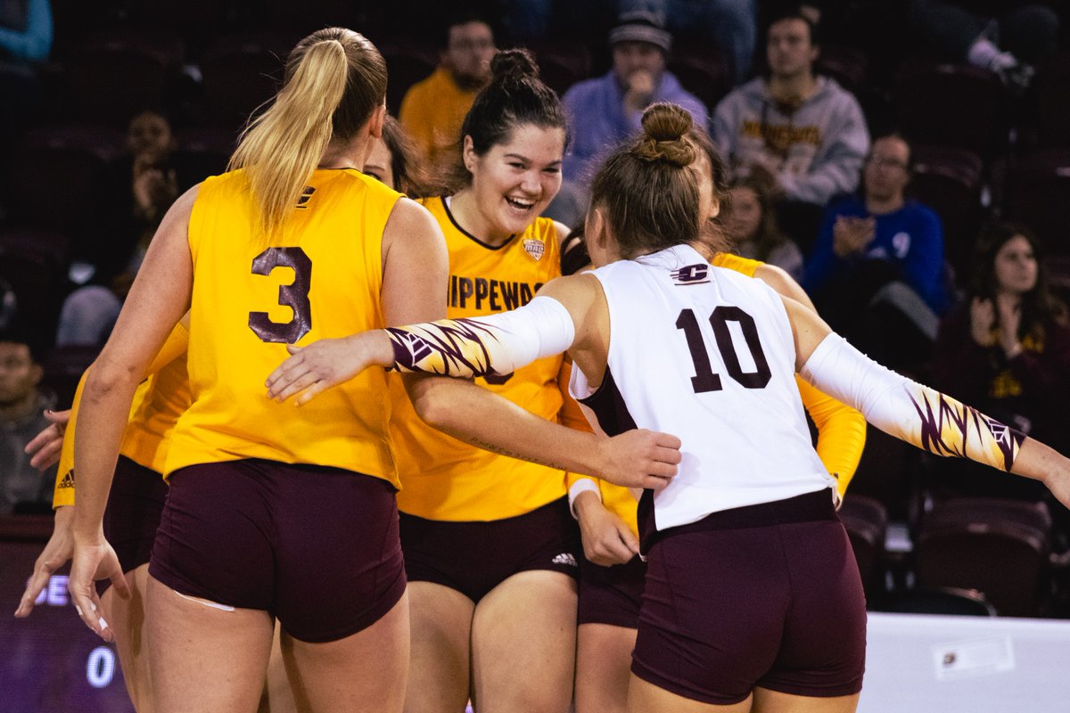 CMUVolleyball tweet picture