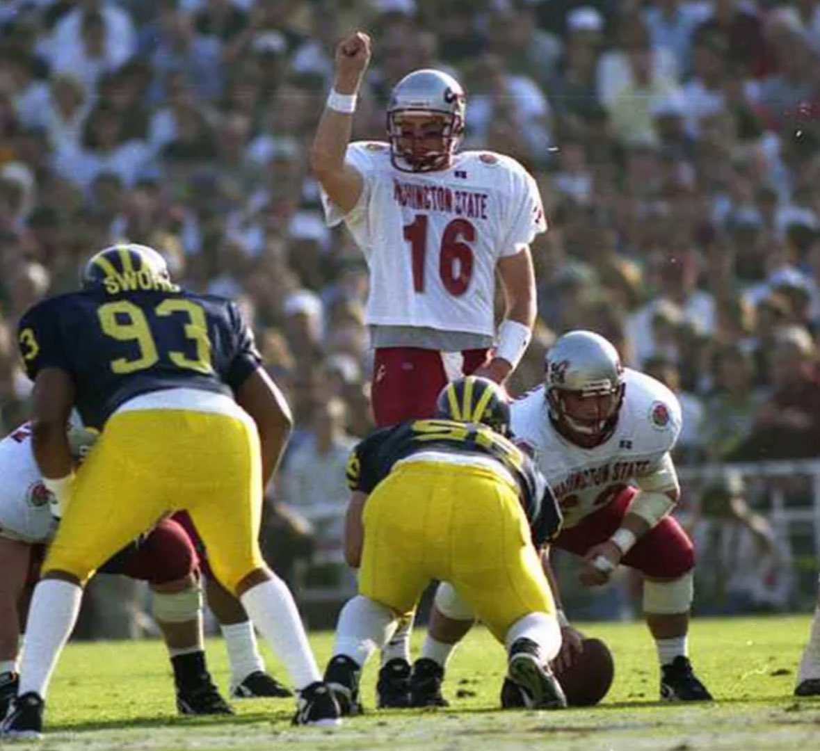CougfanCOM's tweet photo. Anybody else having a #GoCougs flashback seeing Michigan in a sun-drenched Rose Bowl facing a team in crimson w white jerseys?
Still waiting for final 2 seconds and the @RyanDLeaf 26-yard TD pass to @kevin_mckenzie9!!! https://t.co/b99TSSmJqu