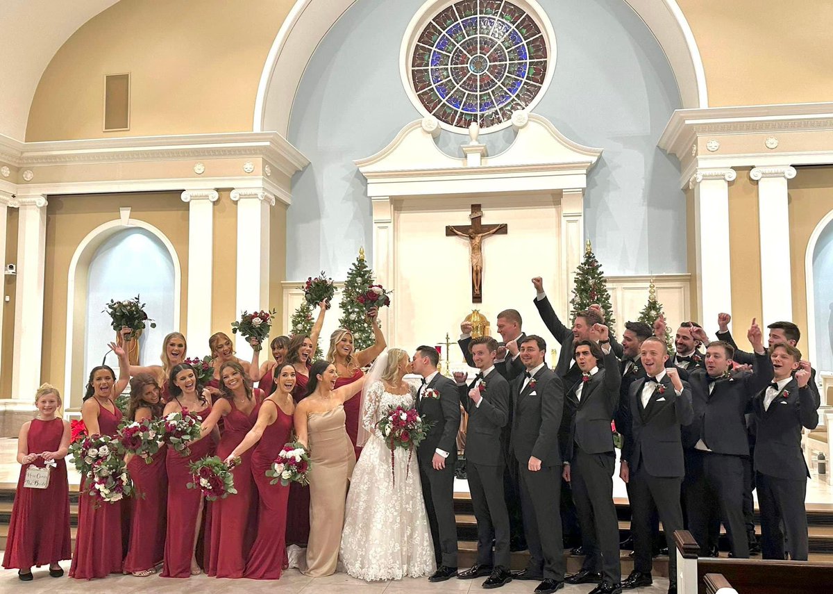 Congrats to <a href="/zachfick/">Zach Fick</a> &amp; <a href="/akowalski_05/">amanda kowalski</a> on tying the knot.

🥹