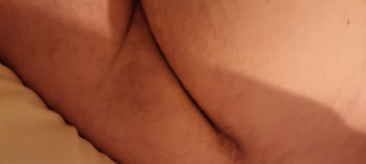 Subbycub's tweet photo. Happy Nude Year! Been a horny cub all day and craving a hard cock in me or a hole to bury into bare! Feel free to DM me ;p #gay #gaycub #hornygay #horny #versbottom #vers #bottom #cock #ass #barebear #bb #raw #gaypubes #sweatybush #DMsopen https://t.co/AZbGle8qJF