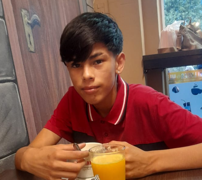 desaparecidaorg's tweet photo. #URGENTE BÚSQUEDA EN TIEMPO REAL #CHACO
PEDIMOS MÁXIMA DIFUSIÓN 🙏
Ramiro Nicolás Maidana tiene 15 años, desapareció el 31/12/23 en Resistencia, provincia del Chaco. Es delgado, altura 1,65. Avisar #Urgente a la policía local, o al ��️ 911

#Resistencia #Chaco https://t.co/fTrLlhignw