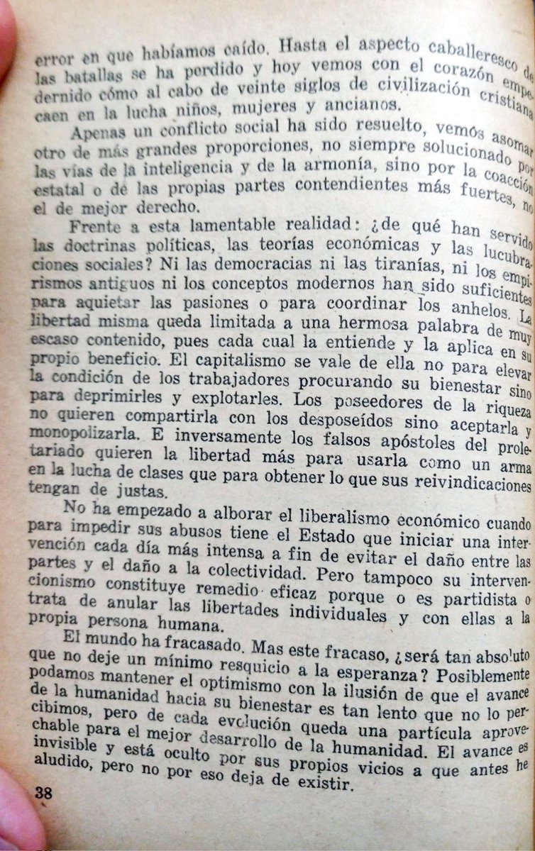 Staphylo_ailus's tweet photo. Uno que realmente la veía. Les comparto el mensaje de Perón a la juventud del 2000 el cual fue escrito y enterrado en 1950 en plaza de mayo y posteriormente destruido en el 55, por lo que Perón decidió incluirlo en su libro La hora de los pueblos. https://t.co/qBmJgAYDBh