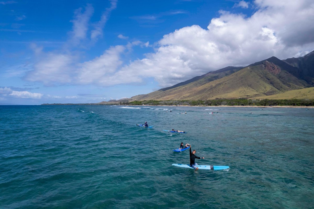 RiversToTheSea's tweet photo. New Year, New Waves! 🏄‍♂️✨ Start 2024 with a splash and ride into fresh adventures. Book a surf lesson today and let the ocean be your guide to an amazing year ahead! 🌊🌟
.
Photo: @martincaprile
.
.
#MauiSurfLessons #MauiBlog #Maui #Travel #SurfLessonsHawaii #RiversToTheSea ... https://t.co/HhjdGjpsWH