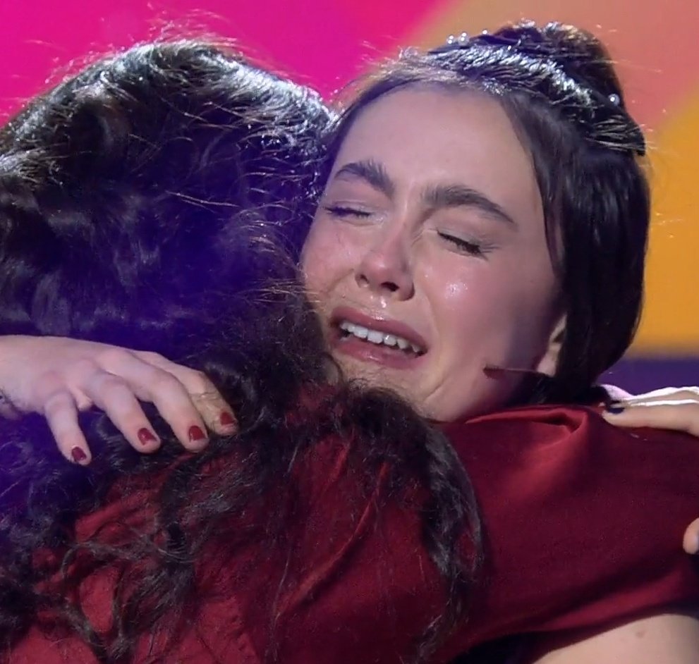 OT24h's tweet photo. Chiara rota y llorando a mares porque Salma se va

Igual era verdad que le querían, que era buena gente y que os habéis montado una película tremenda en vuestras mentes, ¿no?
#OTGala5 https://t.co/ONQEUBhlVO