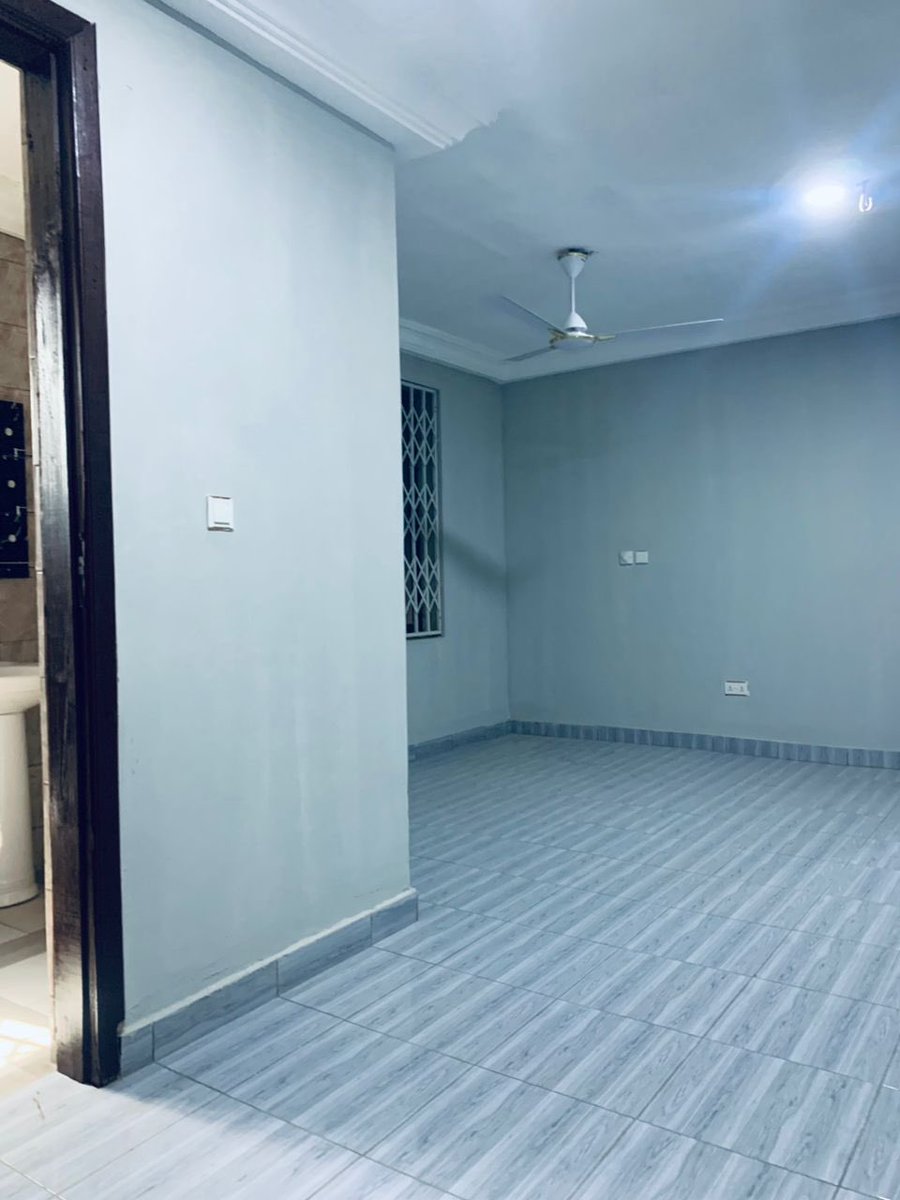 Kindly Retweet For Rent Type : Executive 2 Room self Contain Location:Old barrier - Before West Hills Mall Price :2000gh/month Advance: 1 year Call/whatsap:0240994061 Ref: AGB