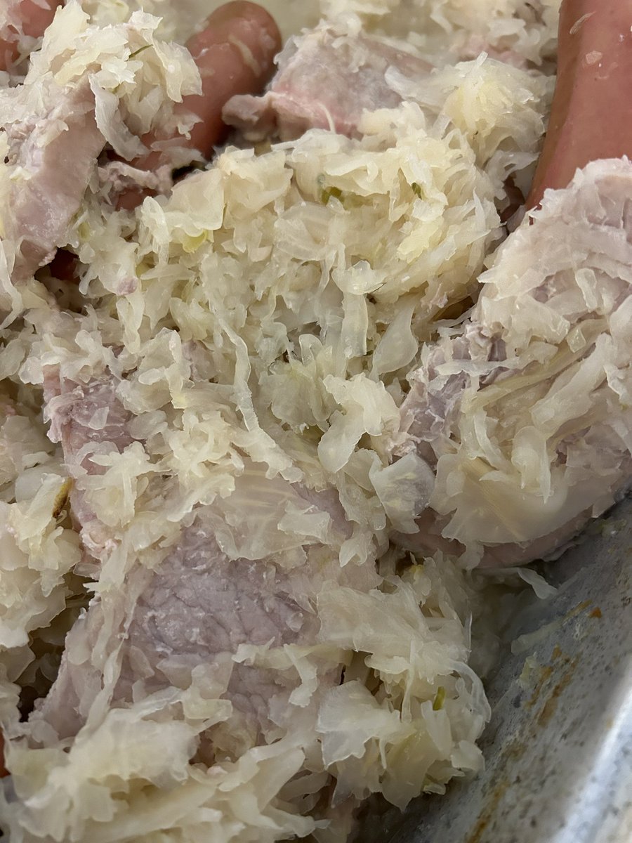 JaySkook's tweet image. Going to try and take a photo everyday of 2024.

Day 1 of 2024 - Pork and Kraut!