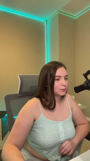 Mandy kay is live now! https://t.co/X8Jv2qYjFf https://t.co/rSsIROSaBD