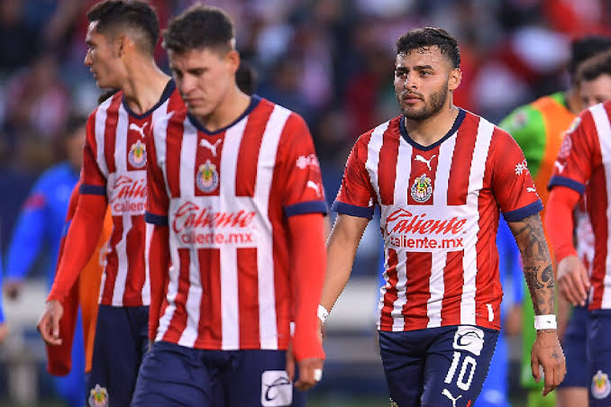 HeroeTeseo's tweet photo. Jugadores malagradecidos como Chicote Calderon o Alexis Vega que solo se burlaron de la institucion rojiblanca ahora se van gratis,no cabe duda sus representantes los ponen a nivel de dioses del futbol,en un par de años seran del monton y talacheros https://t.co/tTdZxbvgN6