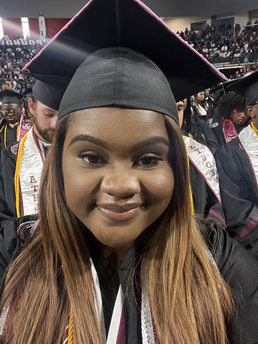 qwerty_mle's tweet photo. Graduated college, got accepted into grad school, and launched a businessπ #futureslp https://t.co/3JMTlwxYYu