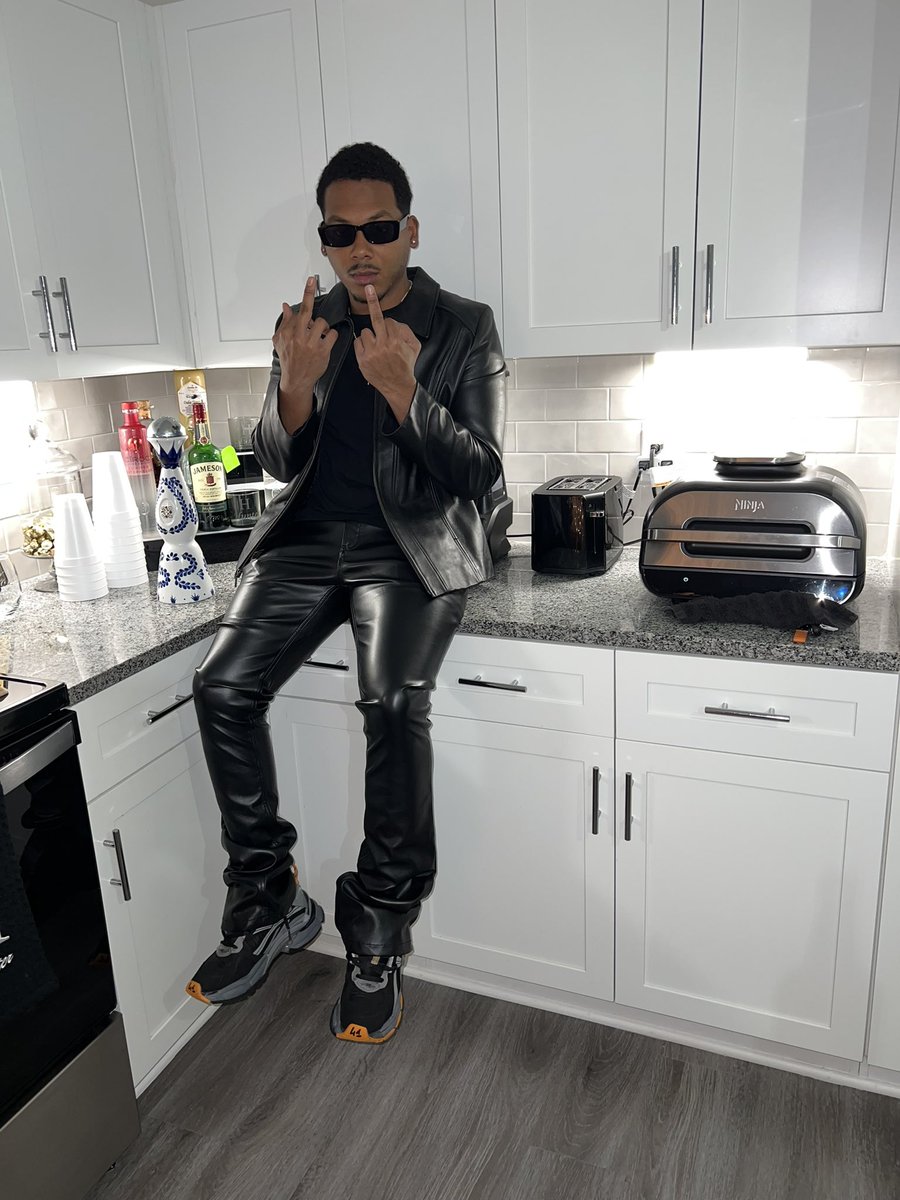 beequinterro's tweet image. 