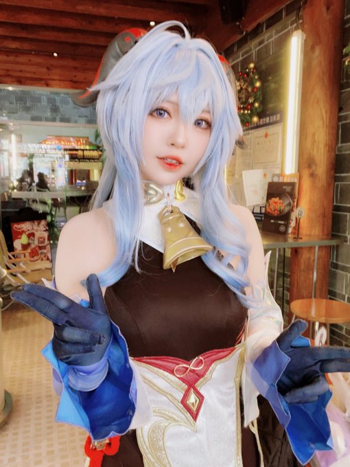 コスプレイヤー半半子のTwitter画像49
