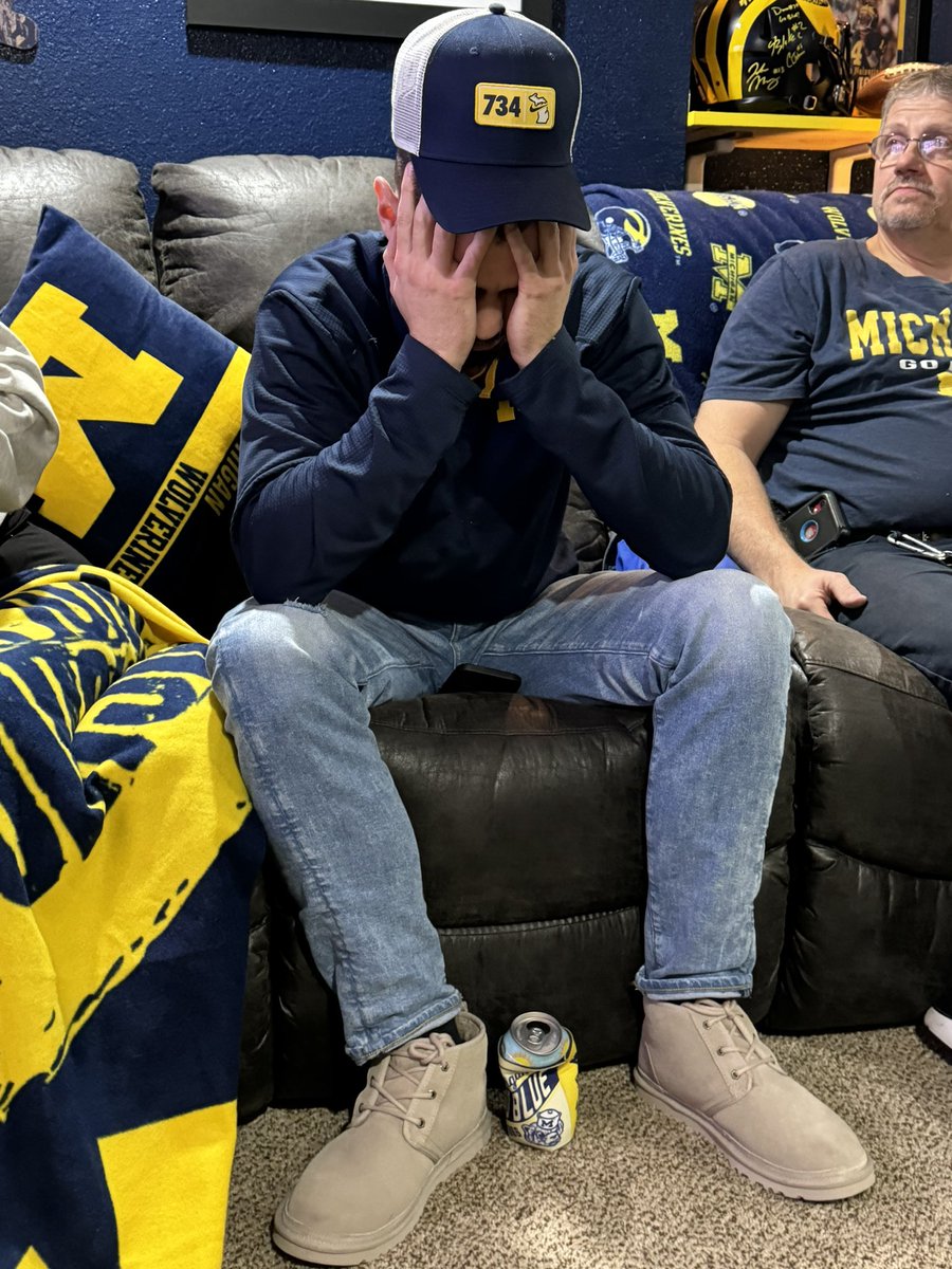 codeekroeger's tweet image. Emotional Rollercoaster on the 4th and goal in OT..Michigan football is my religion, and my god I love this team. STANDIN ON BUSINESS. 1 TRACK MIND. GO WIN THE NATTY!! 〽️
#GoBlue