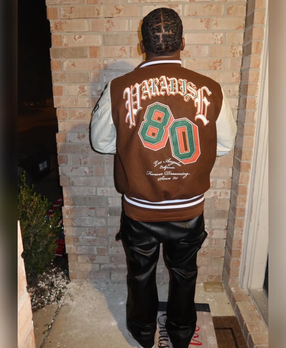 lilyawkwill's tweet image. He had da hood on smash but died wit a pint, not skittles and Arizona… Hoe can bring me 50 pints right now I still won’t think bout leaning on ha 🤷🏾‍♂️❤️‍🩹🩸