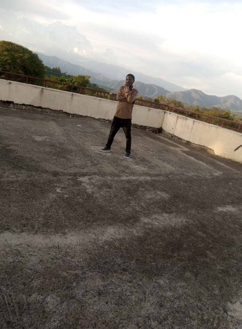 DesalegnDolango's tweet photo. #ብንቆይ_ይሻላል… 🗣️🗣️

   ከመኖር አለመኖር ይሻላል እሚሉህን እንዳትሰማቸው…አለመኖር ተሽሎ አያውቅም…ሁሌም ፈጣሪን እንዲያቆይህ ለምነው…ለንሰሀ ሞት እንዲያበቃህ፣ ቤተሰቦችህን ለመጦር እስኪያበቃህ፣ አግብተህ ልጆች ወልደህ እስክትስም ድረስ https://t.co/2ipjZ5TaFz