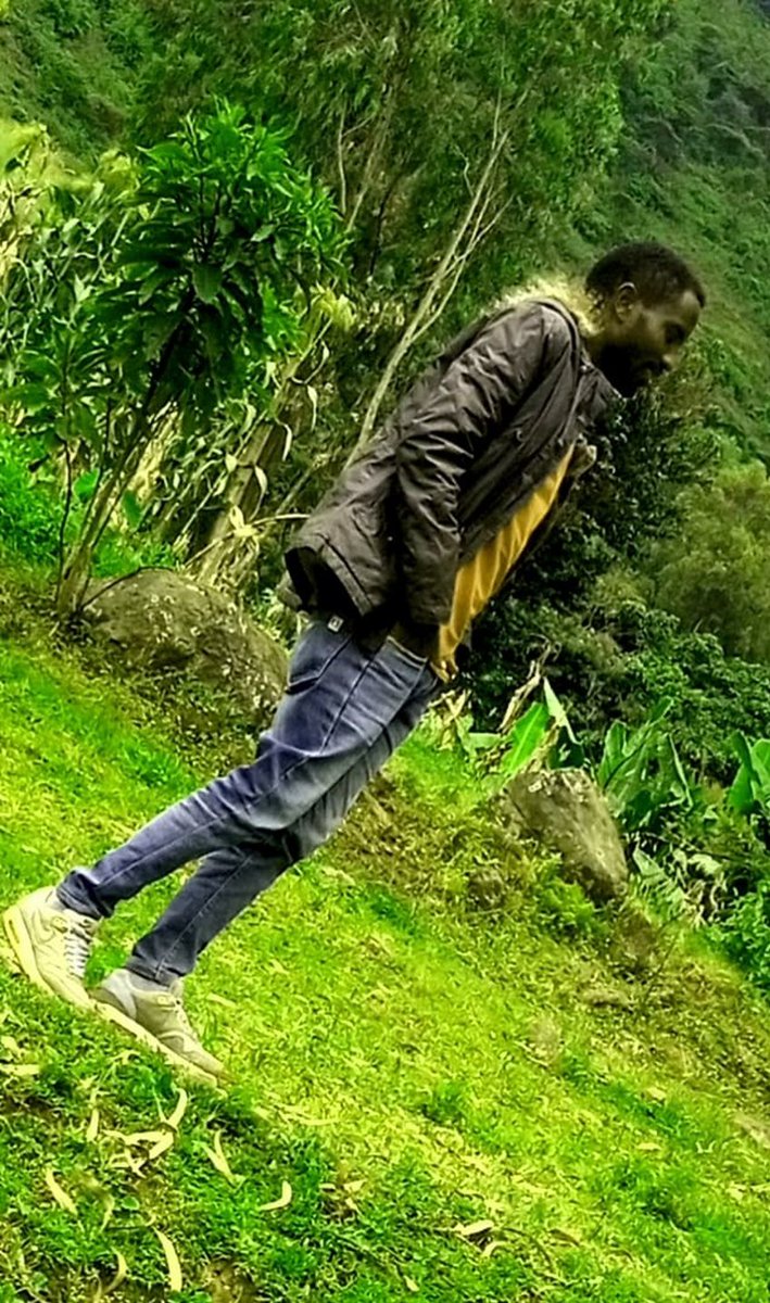DesalegnDolango's tweet photo. #ብንቆይ_ይሻላል… 🗣️🗣️

   ከመኖር አለመኖር ይሻላል እሚሉህን እንዳትሰማቸው…አለመኖር ተሽሎ አያውቅም…ሁሌም ፈጣሪን እንዲያቆይህ ለምነው…ለንሰሀ ሞት እንዲያበቃህ፣ ቤተሰቦችህን ለመጦር እስኪያበቃህ፣ አግብተህ ልጆች ወልደህ እስክትስም ድረስ https://t.co/2ipjZ5TaFz