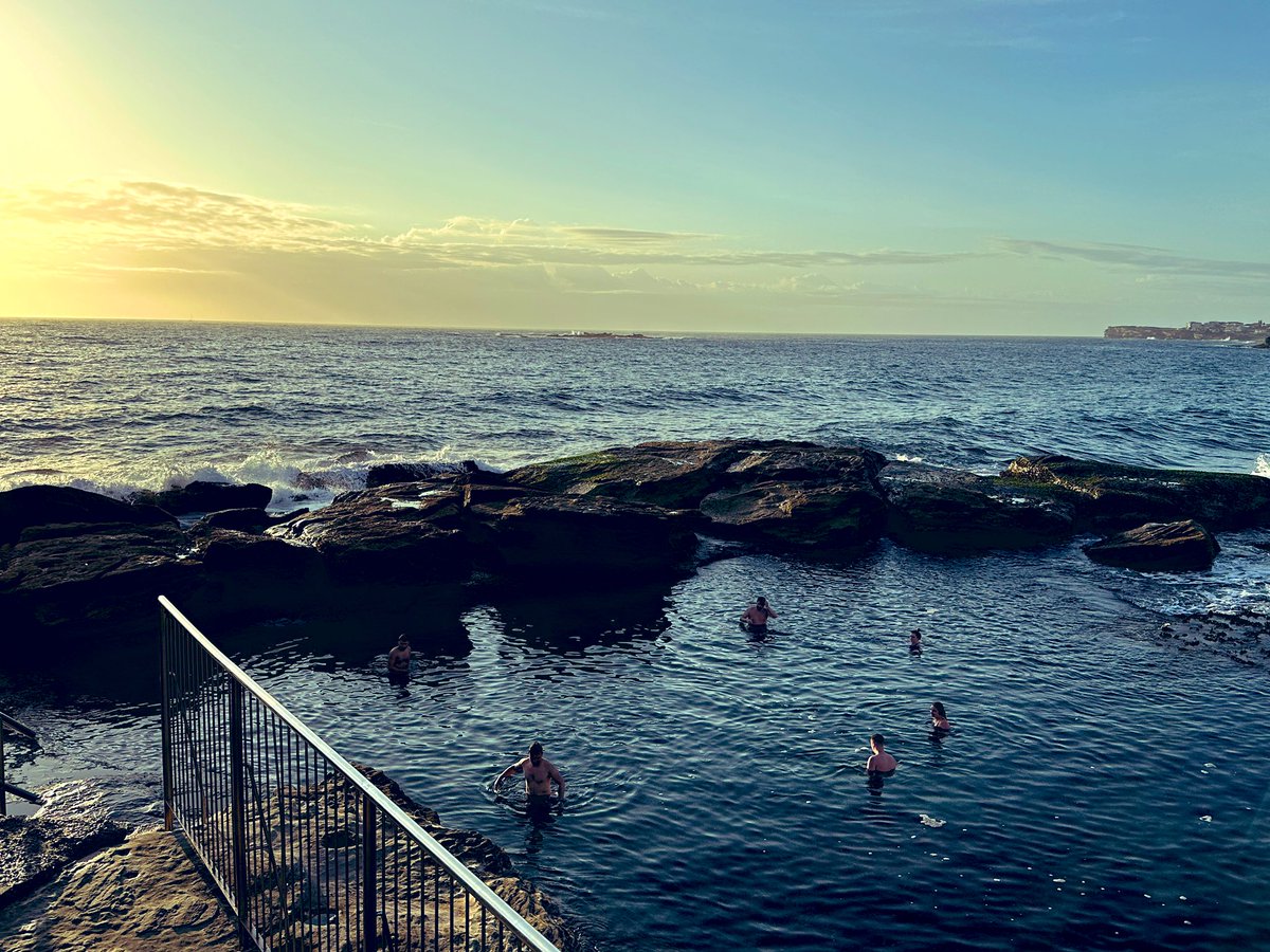 subbie's tweet photo. Coogee beach offers an ocean pool at each end. And such a lovely bit of ocean to swim across! Saw lots of little stingrays on the bottom today. #oceanpool #swimming #coogee https://t.co/f5A6bu9PUm