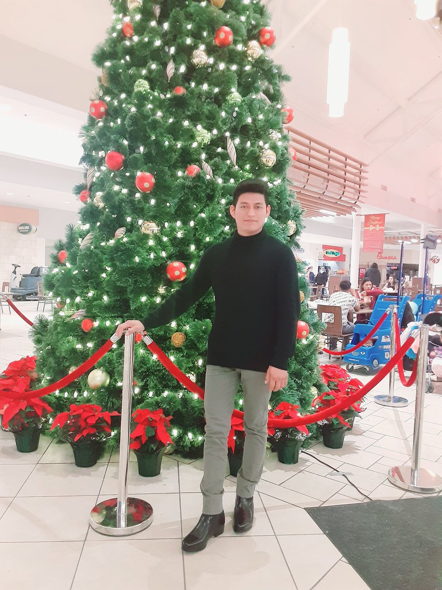 M25comeback's tweet photo. Happy New Year!!!  🎉 ✨️ 💛 🤗 💖  🎉 https://t.co/Po55LKd9xs