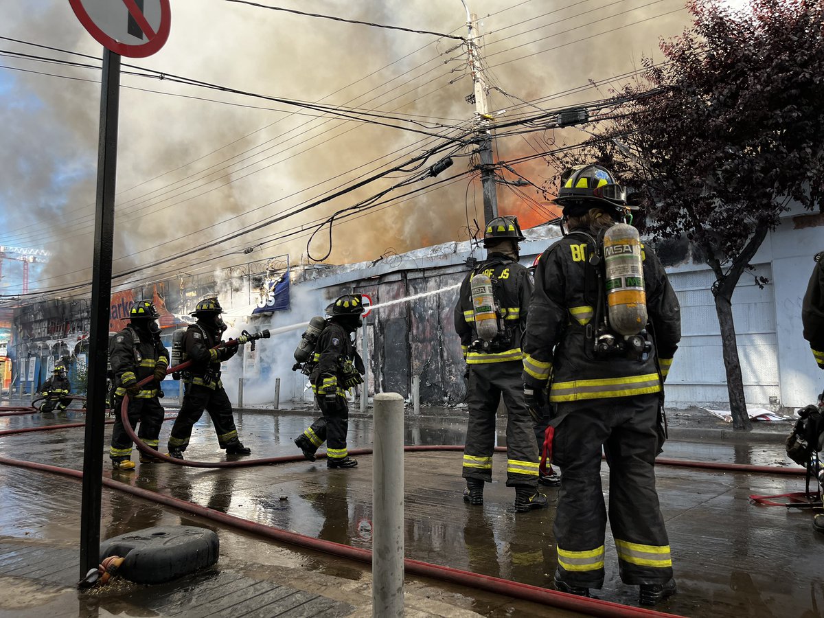 Bomberos ViñadelMar tweet media