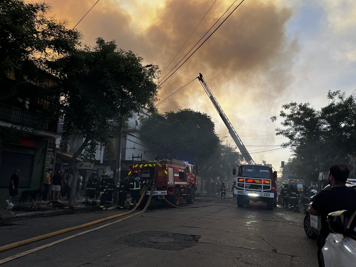 Bomberos ViñadelMar tweet media