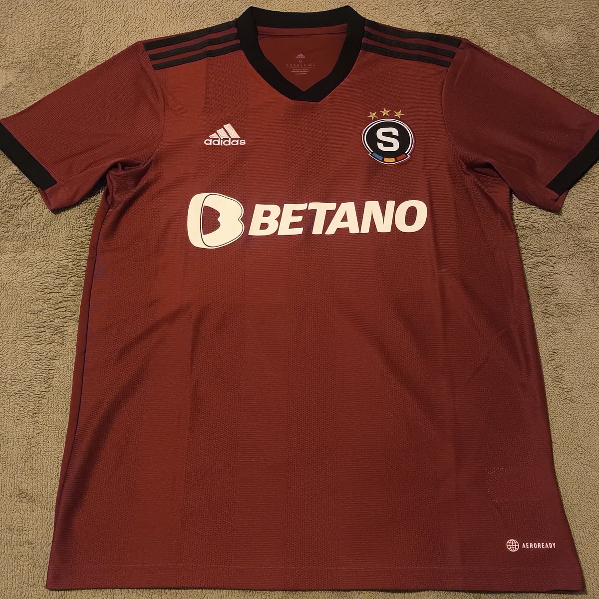 JorgeJimenez90's tweet photo. @FerZaforano97 Sparta Praga https://t.co/KQdXbCmAeE