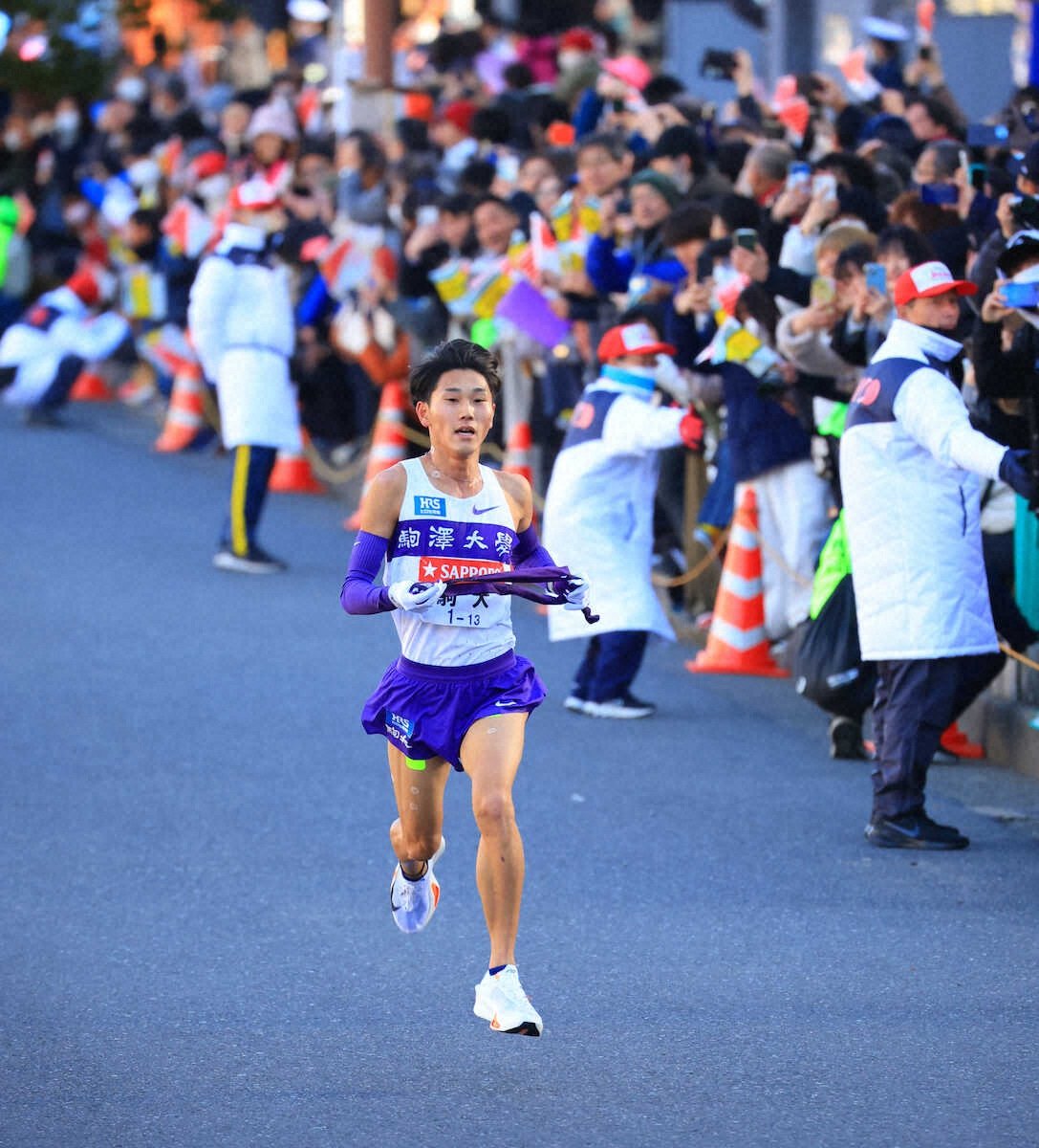 【箱根駅伝1区】駒大・篠原が区間賞！前回箱根4区から驚異の22区間連続トップ
news.livedoor.com/article/detail…

駒大の1区は、ハーフマラソンで1時間0分11秒の日本人最速記録を持っている篠原倖太朗（3年）が担った。1時間1分2秒で区間賞を獲得し、これで3大駅伝で22区間連続トップとなった。