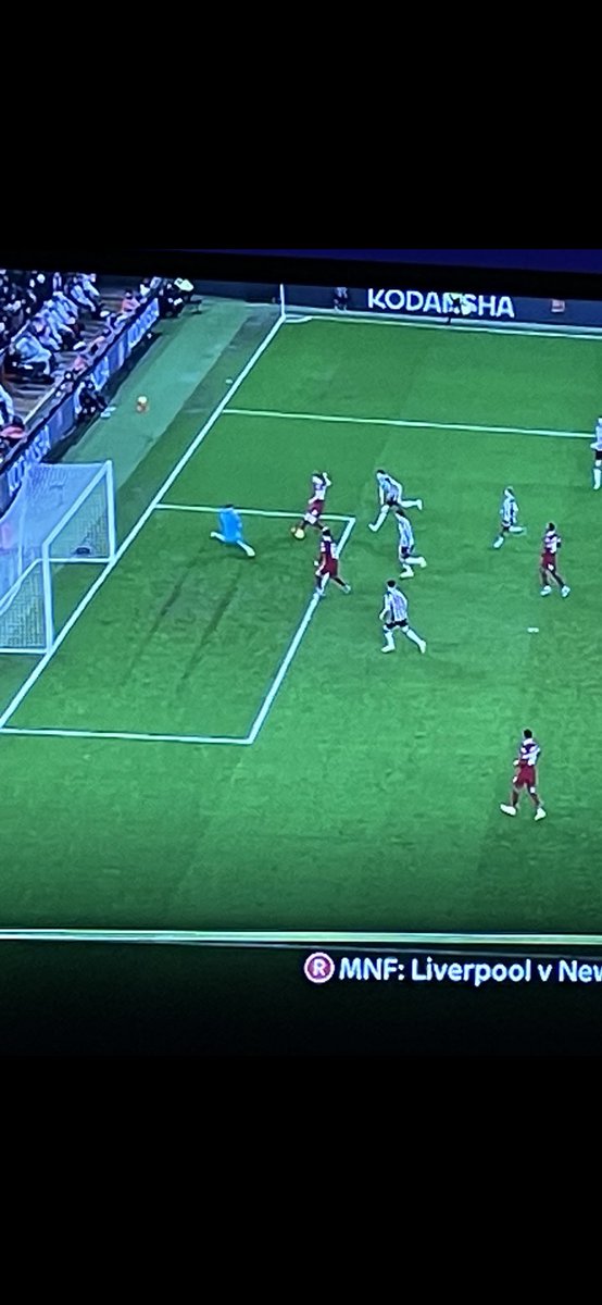 KeithShanley's tweet photo. @SkyFootball Is that not offside? Just football fan. https://t.co/JA8BFBZsMr