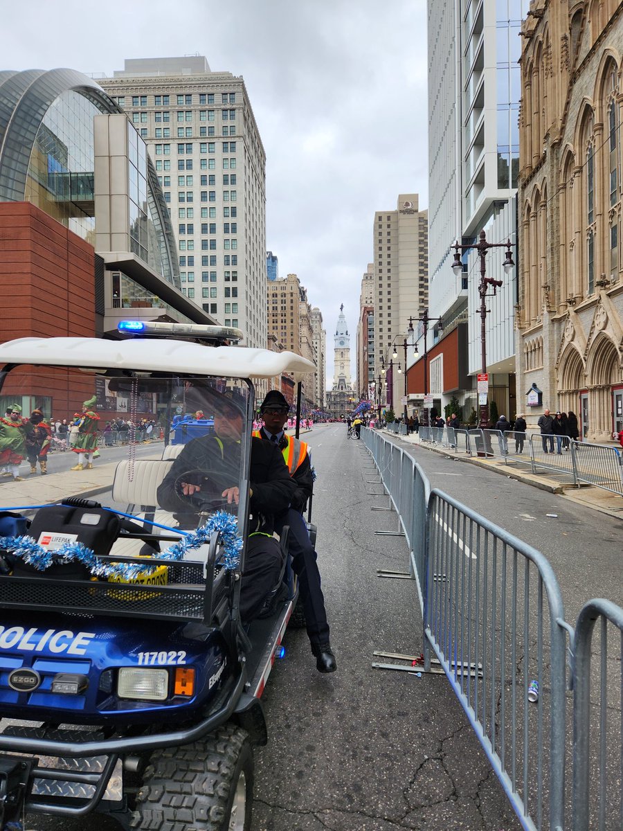 PPDExplorers's tweet image. We have great young adults in this city @PPDExplorers who volunteered on New Year's Day providing refreshments to @PhillyPolice &amp;amp; @PhillyFireDept working the parade route....Thank you to all of them! Cpl. @PPDInspJThomas
