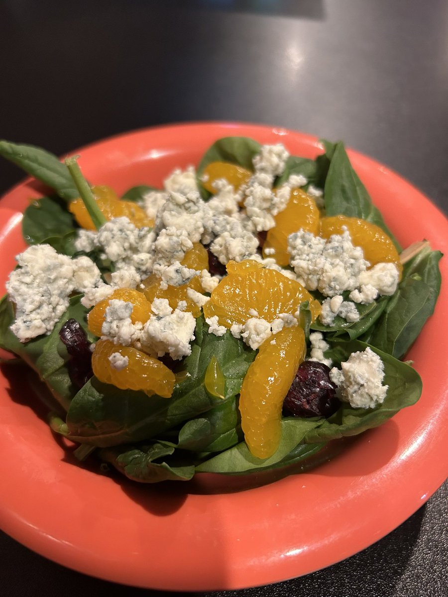 cincygreghoodin's tweet image. Call it a #macover Monday with a salad for balance. THAT’S #whatsfordinner #mondayvibes #dinelocal #eatcincy #cincyeats