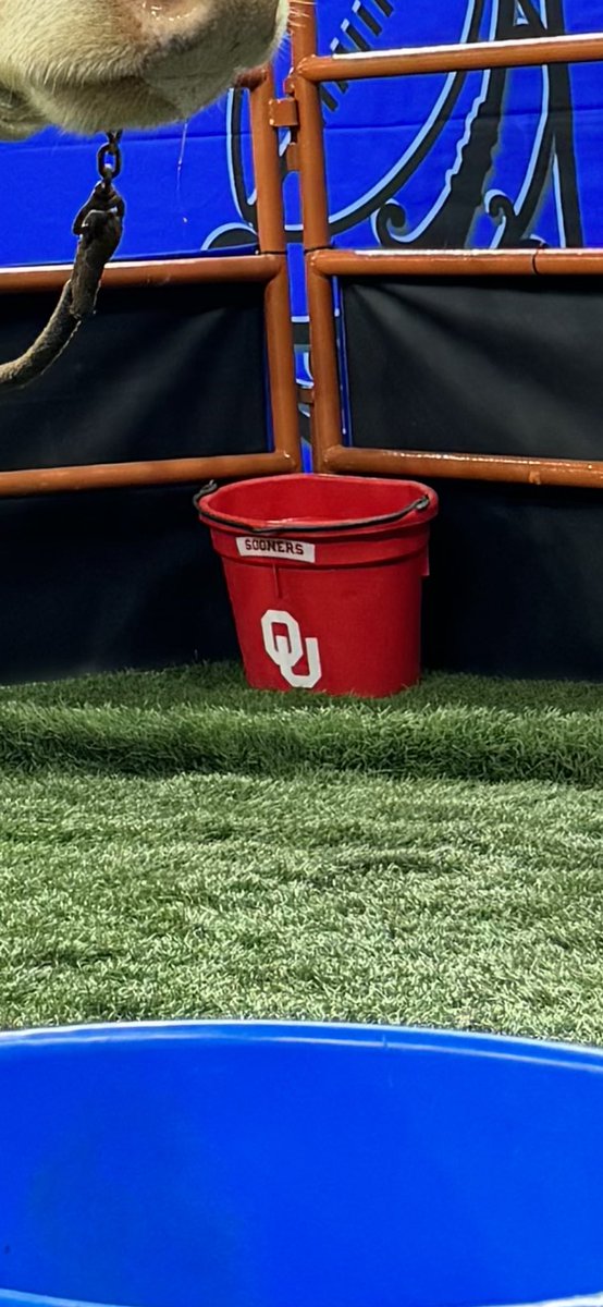 Some people say that Oklahoma’s season was a bust, but Texas made sure that the Sooners made it to the playoffs 😂
