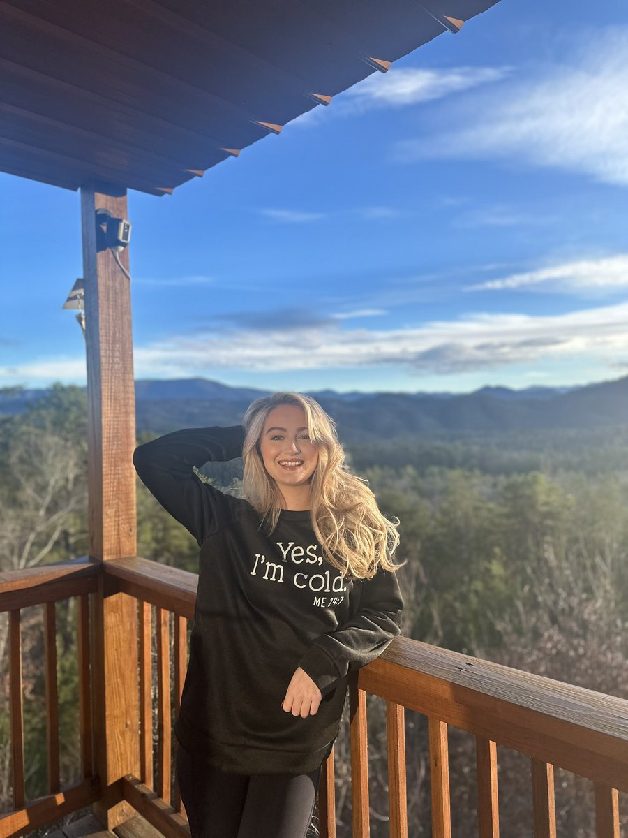 May the next 365 days be filled with laughter, love, adventure and unforgettable moments! Happy New Year!! 🎆♥️✨🙏🏻🥂 #2024 #happynewyear