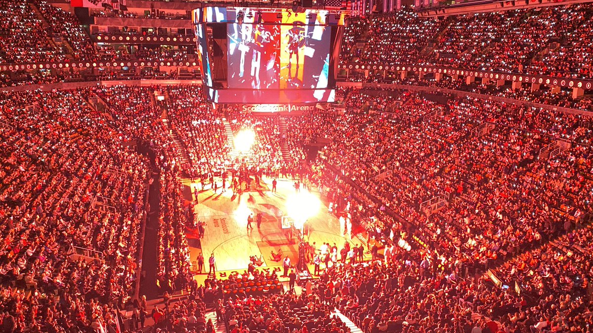 Bringing in the new year with #WeTheNorth <a href="/raptors/">Toronto Raptors</a> Cheering on RJ