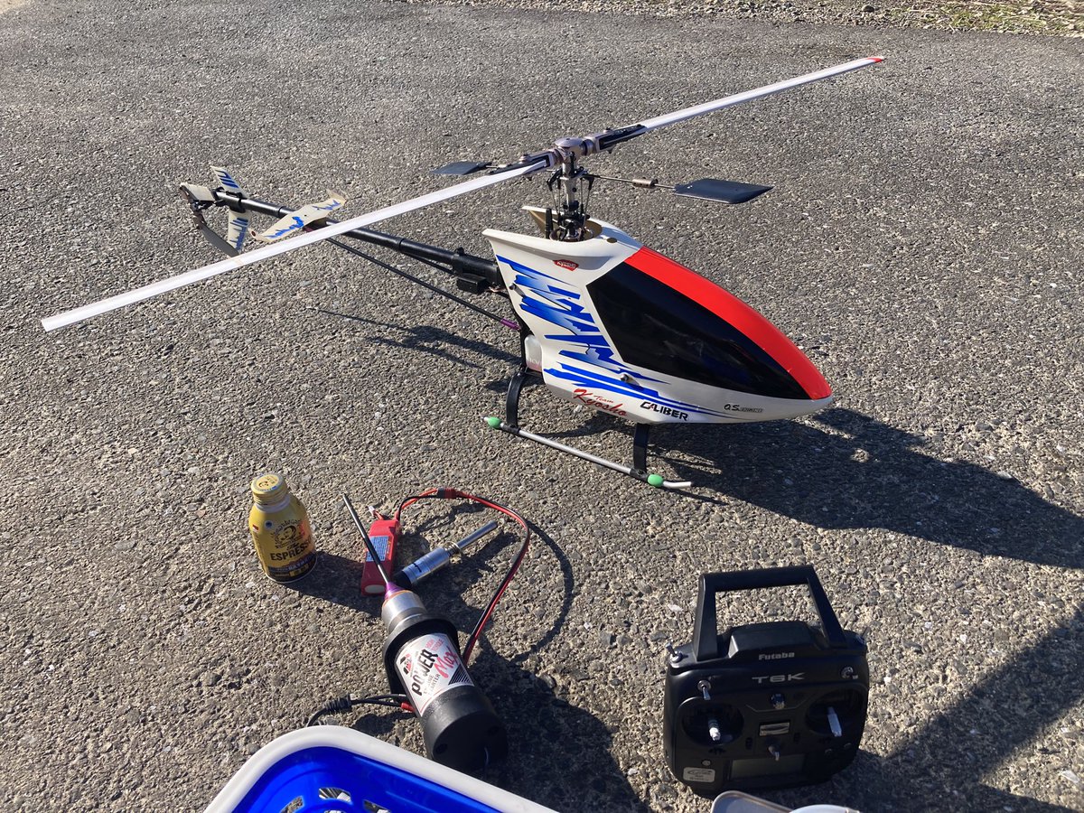 spike_rx8's tweet photo. ラジコンヘリ
アメンボ外してホバリング出来るようになりました。 https://t.co/7DfzHTnoxn