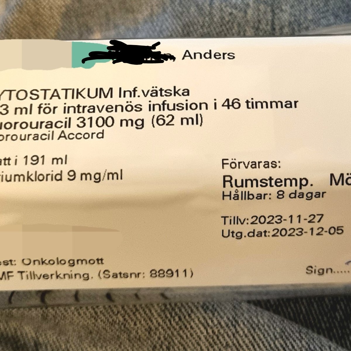 hellman68's tweet photo. I mitten av oktober 2023 fick jag beskedet. Kolonscancer med spridning till magen. Har hunnit med 4st 46timmars behandlingar hittills. Behandlingar varannan vecka.
#koloncancer #tjocktarmscancer #folfox #panitumumab #cellgifter #cytostatika #jävlacancer #fuckcancer #hatacancer https://t.co/K7pEmAB1AA