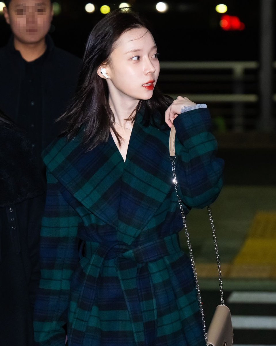 201KMJS's tweet image. 240102 #WINTER and #JAY at ICN International Airport heading to Japan